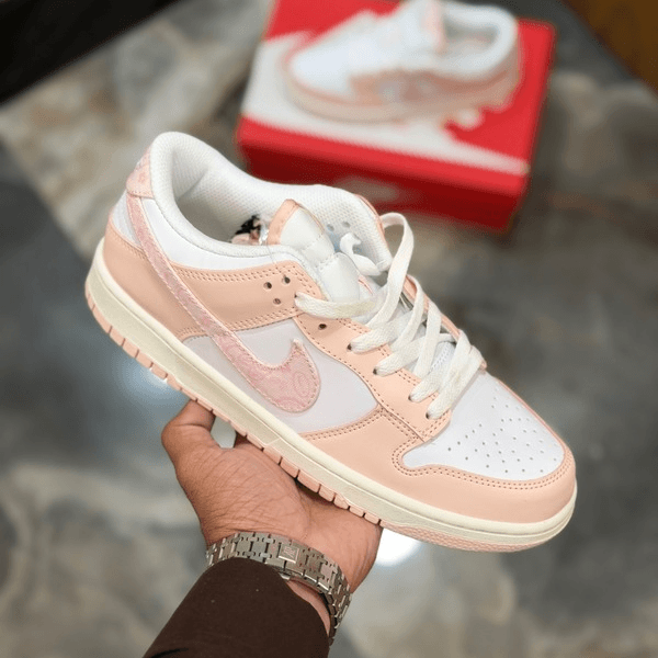 Women Nik SB Dunk Low Pink Paisley Sneakers