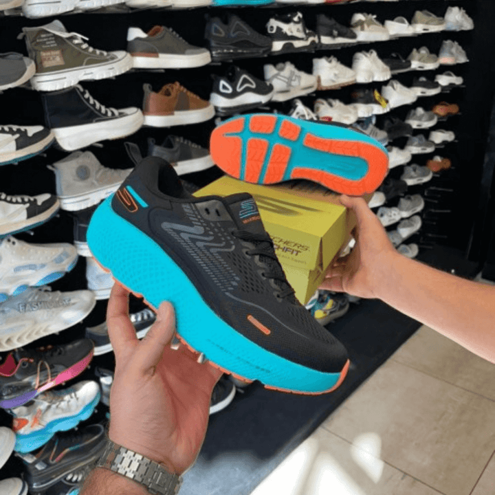 Skechers Go Run Max Road 6 - Premium Running Shoes