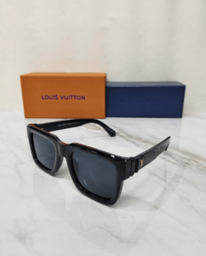 Louis Vuitton 8034 Glossy Black - First Copy
